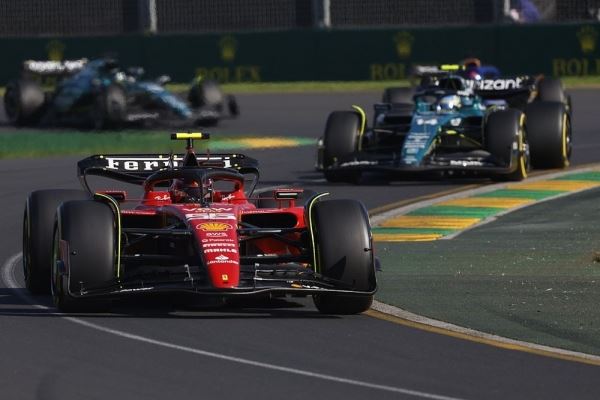 Детали: как Ferrari попробует отменить штраф Сайнса