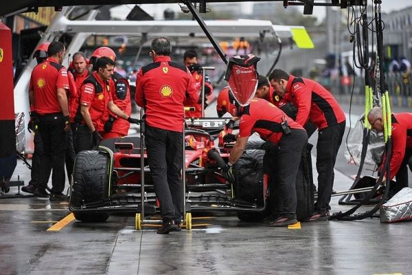 Ferrari выступила с заявлением после решения FIA по штрафу Сайнса 